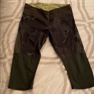 Lululemon camouflage cropped leggings!